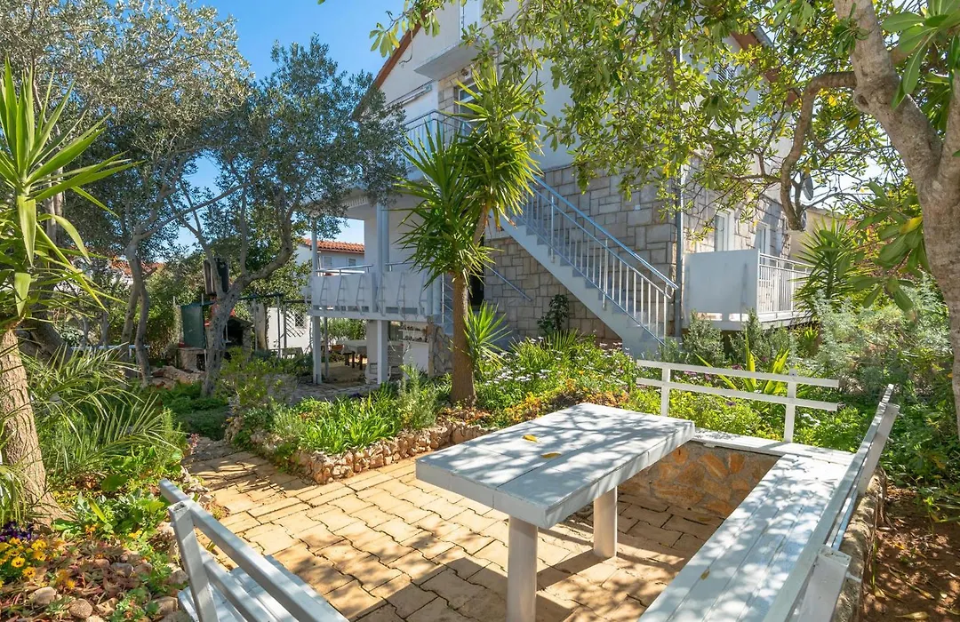 Apartment Ivanje Gomile Bb Croatia-1