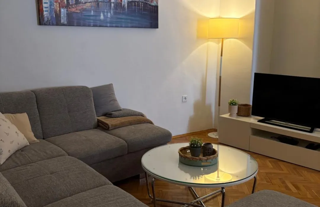 Boutique Room Kaja Walk To Old Town & Riva-1