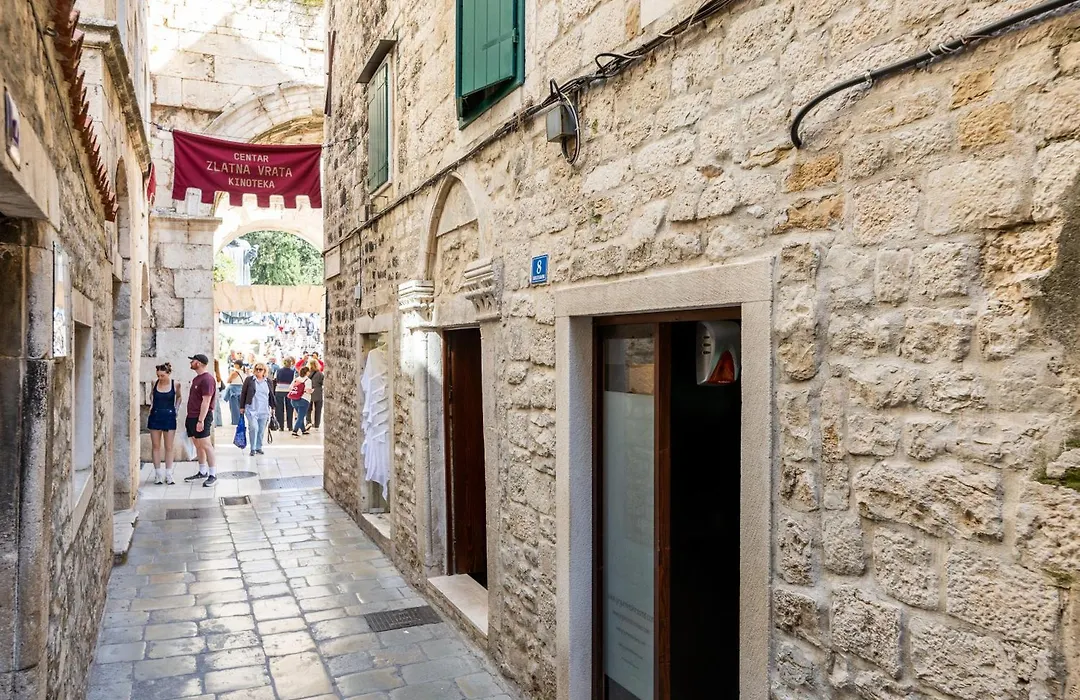 Grgur Ninski Rooms-1
