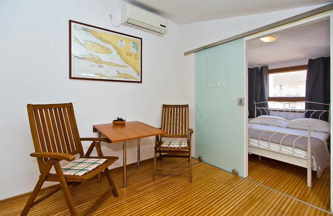 Apartment Plaza-1