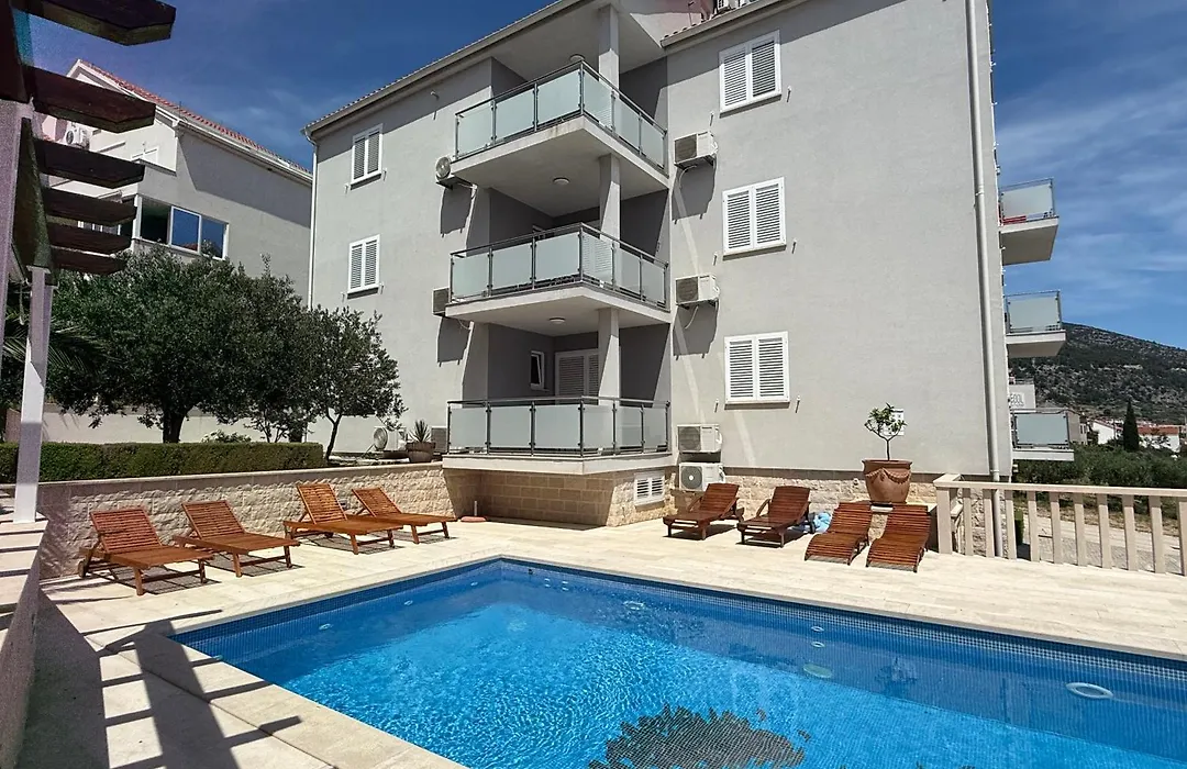 Apartments Sara 2-1