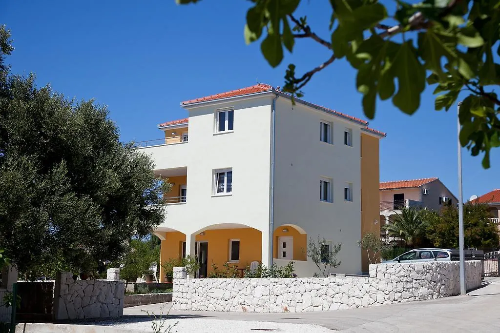 Apartments Medvid-1