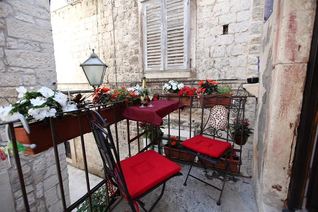 Tragurium & Salona Apartments-1
