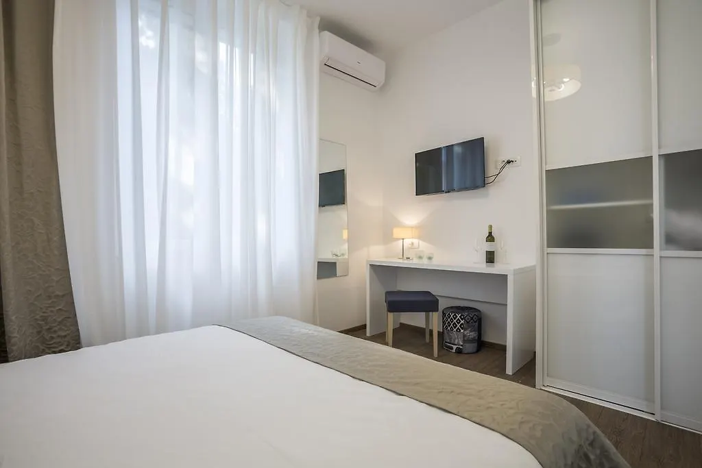 Luxury Accommodation Marino-1