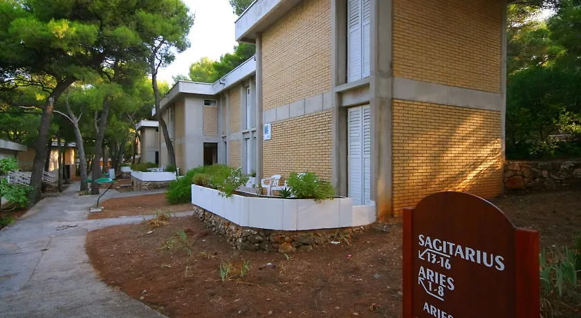 Fontana Jelsa-1
