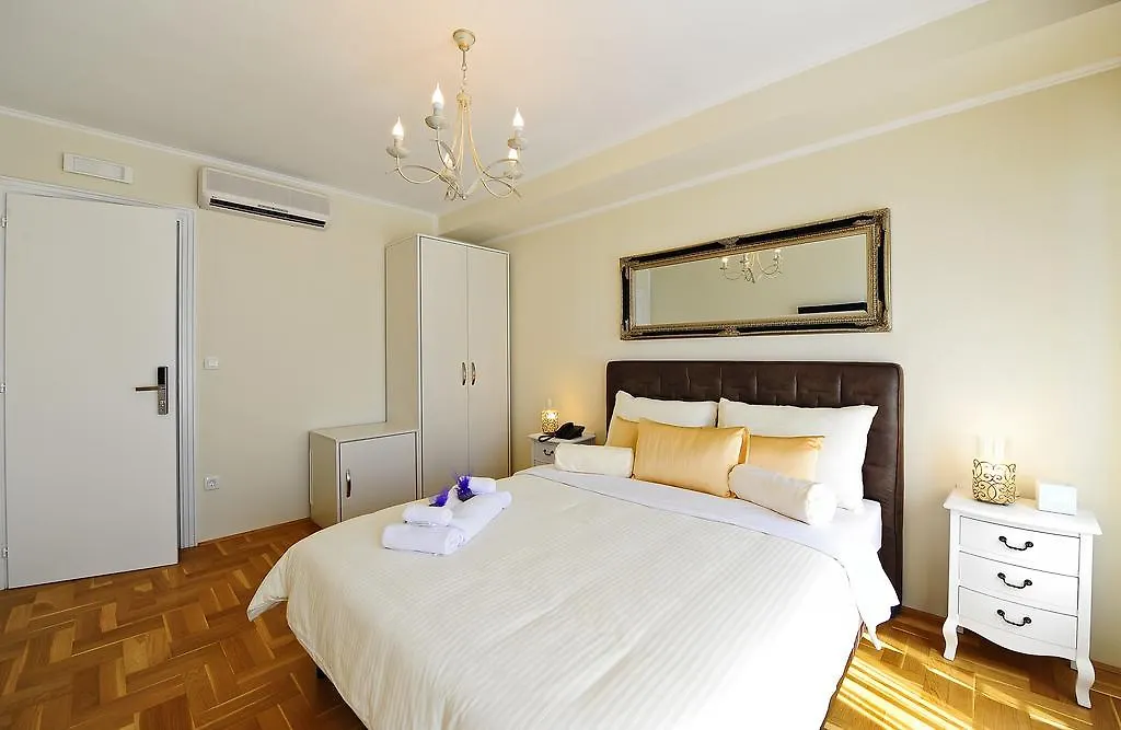 Avant Garde Luxury Rooms-1