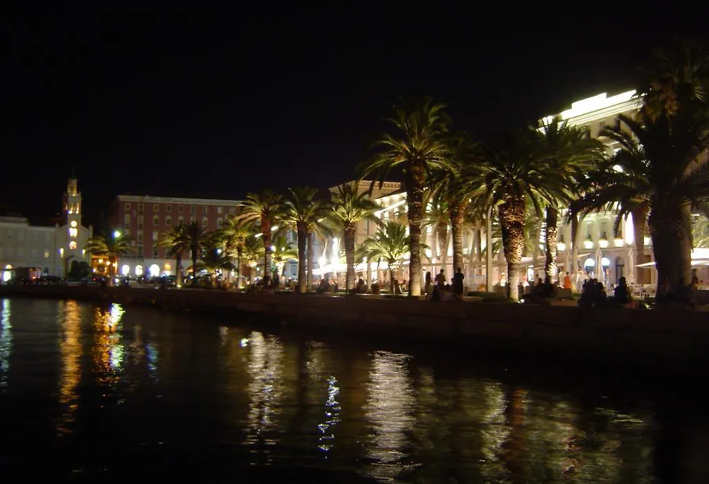 Center Of Split-1