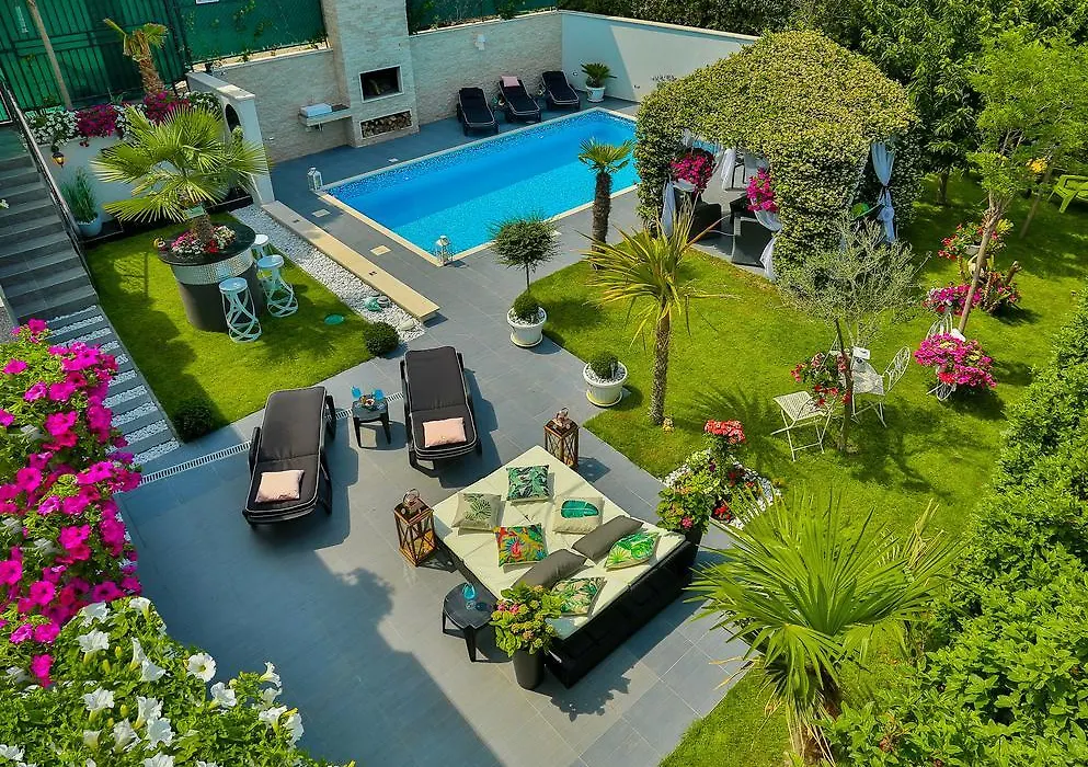 ***Green Dream***- villa in Split-1