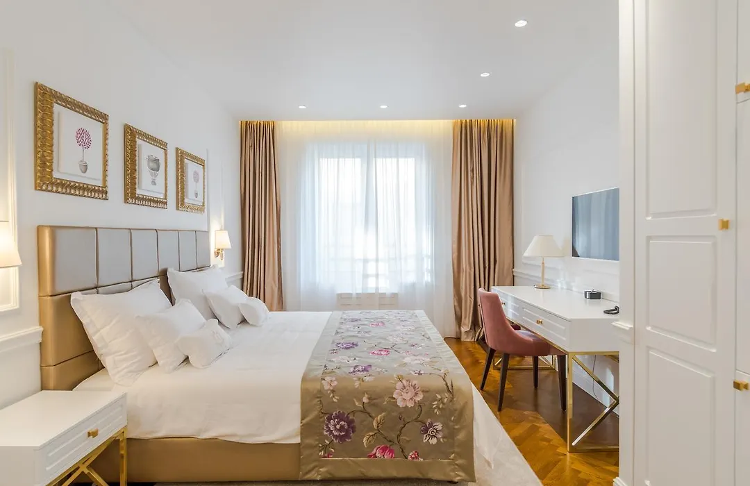 Ann Luxury Rooms-1
