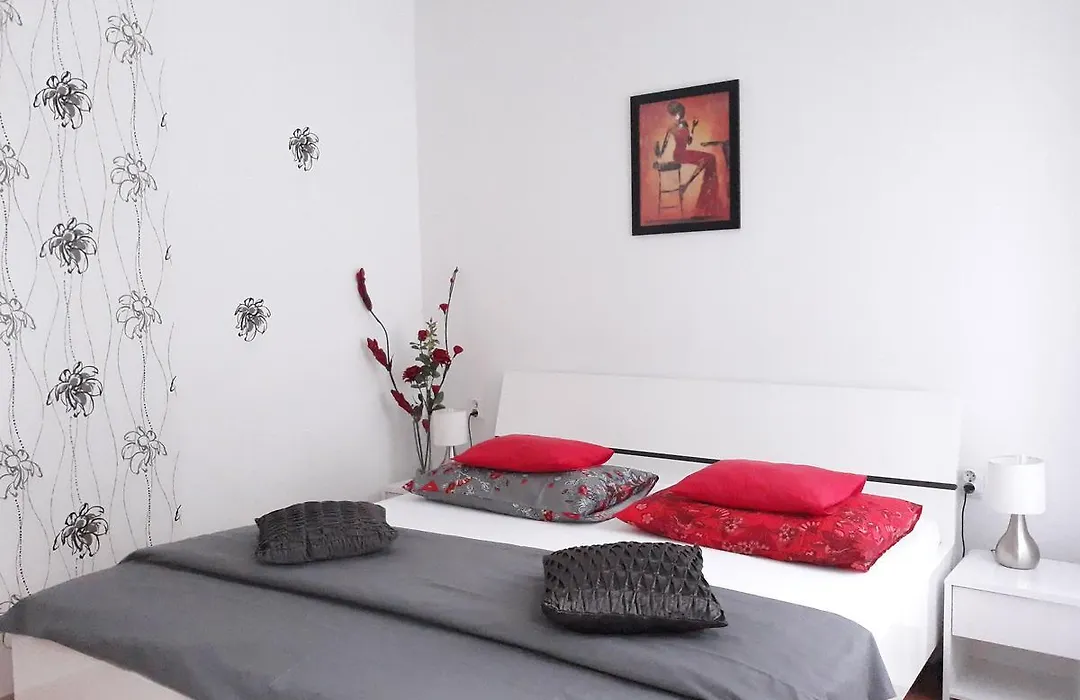 Rooms Miletic Near The Palace-1