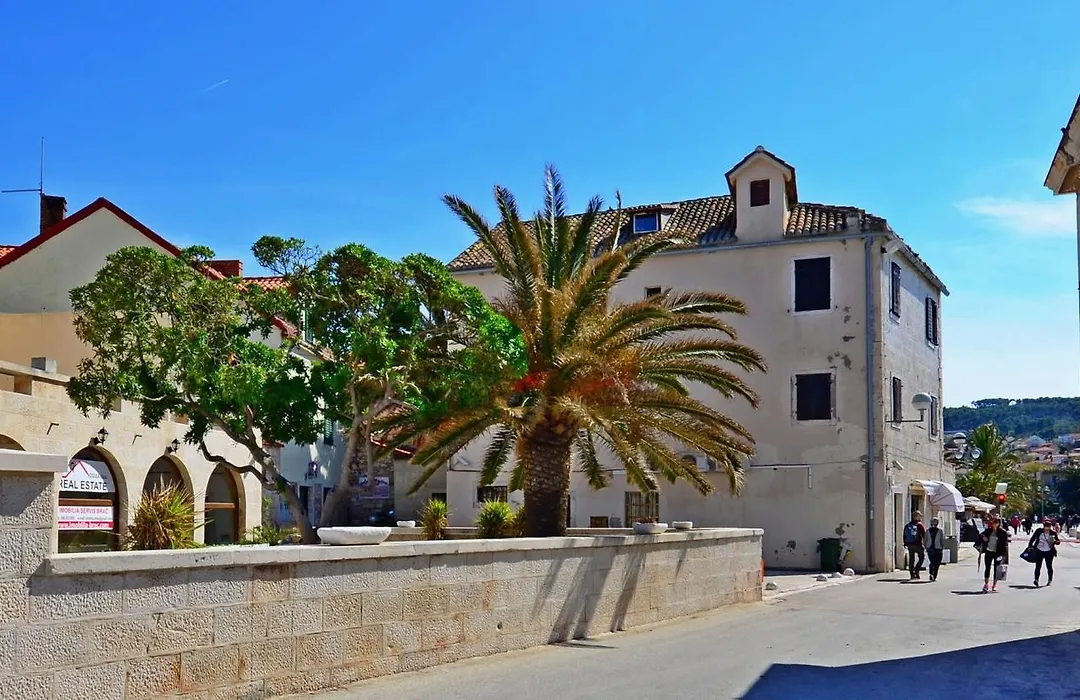 Apartments Best Location-1