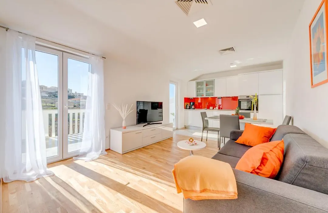 Lct Oleander Apartments With Pool-1
