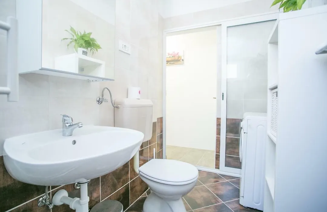 Modern Living In The Heart Of Trogir-1