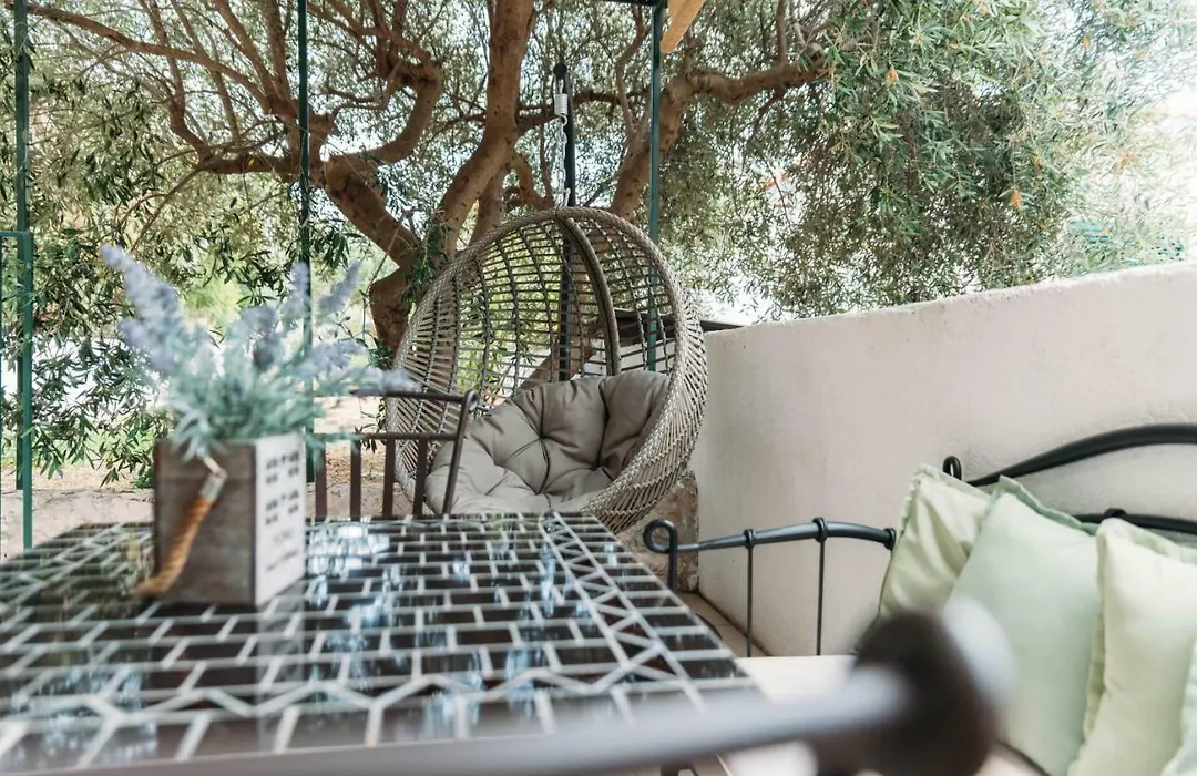 Lct Charming Beach House-1