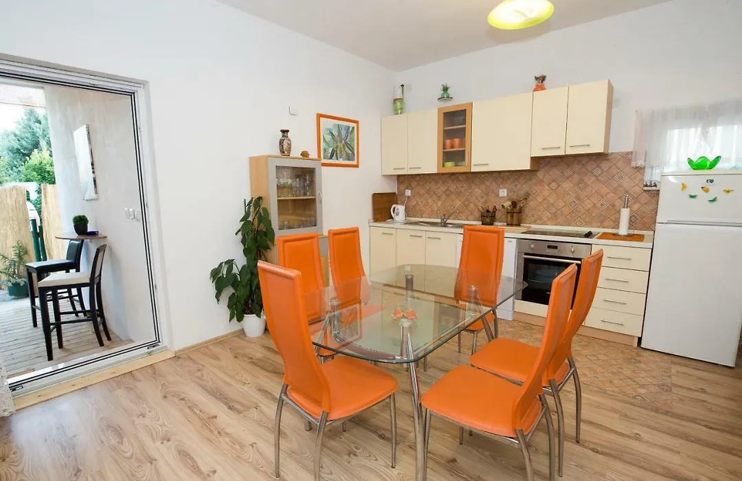 Apartments Viki-1