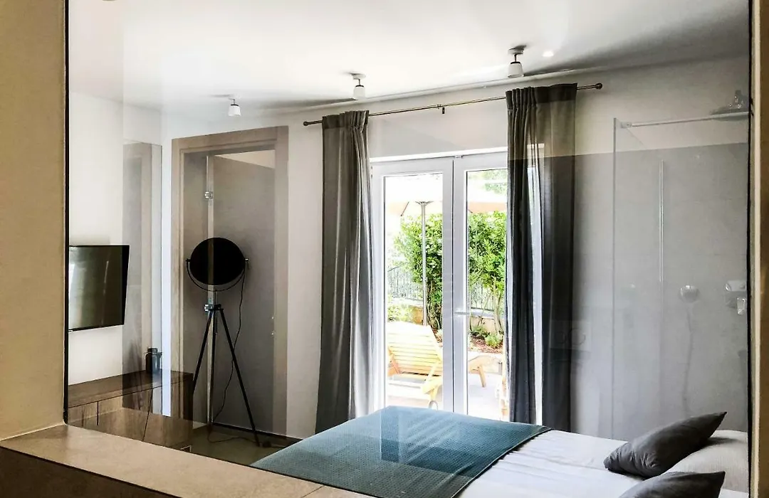 Apartments Melani Hvar-1