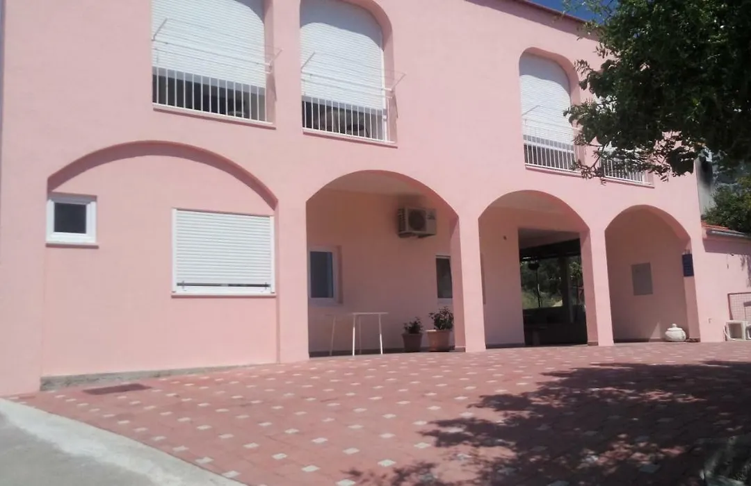 Studio Apartmani Ravlic-1