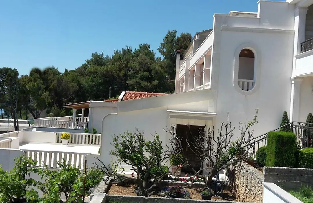 Guest House Fenix Brela-1