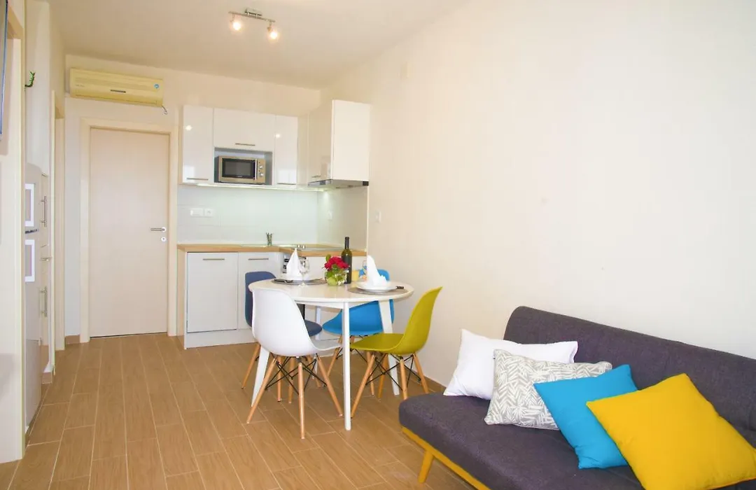 Eni Apartments Bol-1