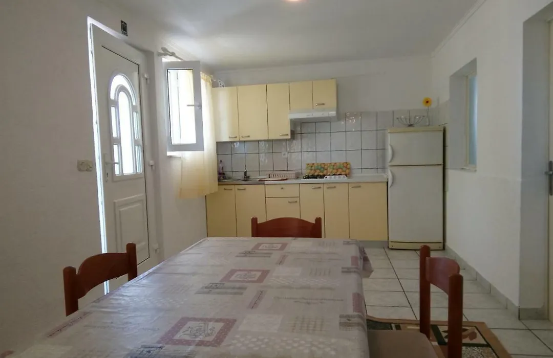 Apartmani Mileta-1