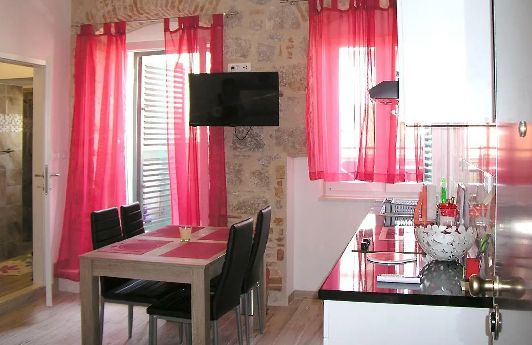 Apartmani Klara I Gracia-1
