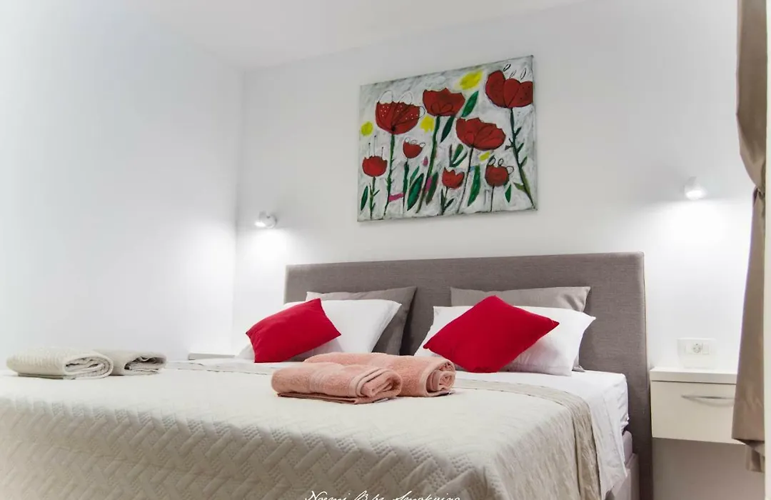 S&S Split Apartment-1