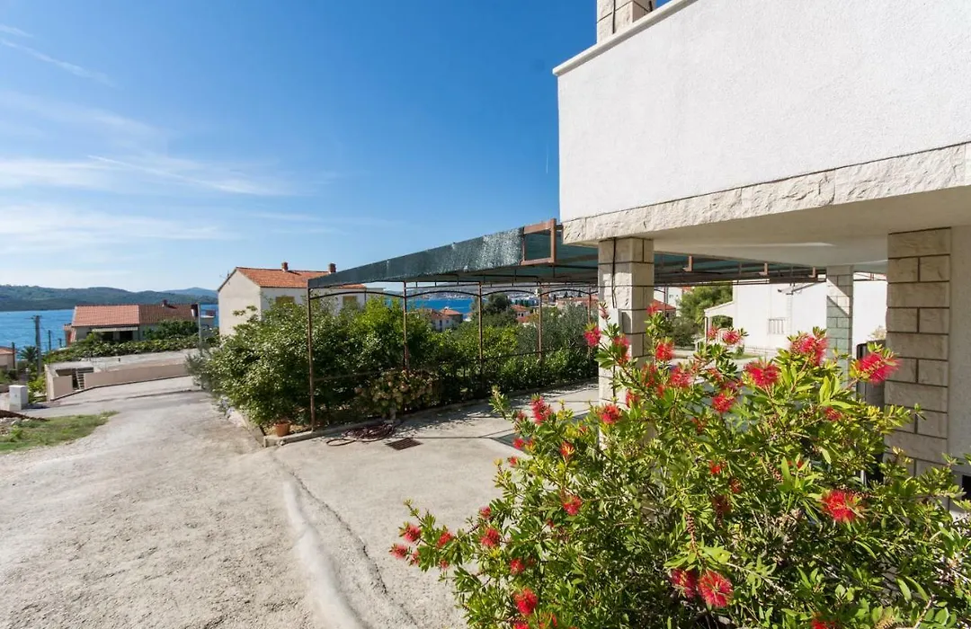 Apartmani Zana-1