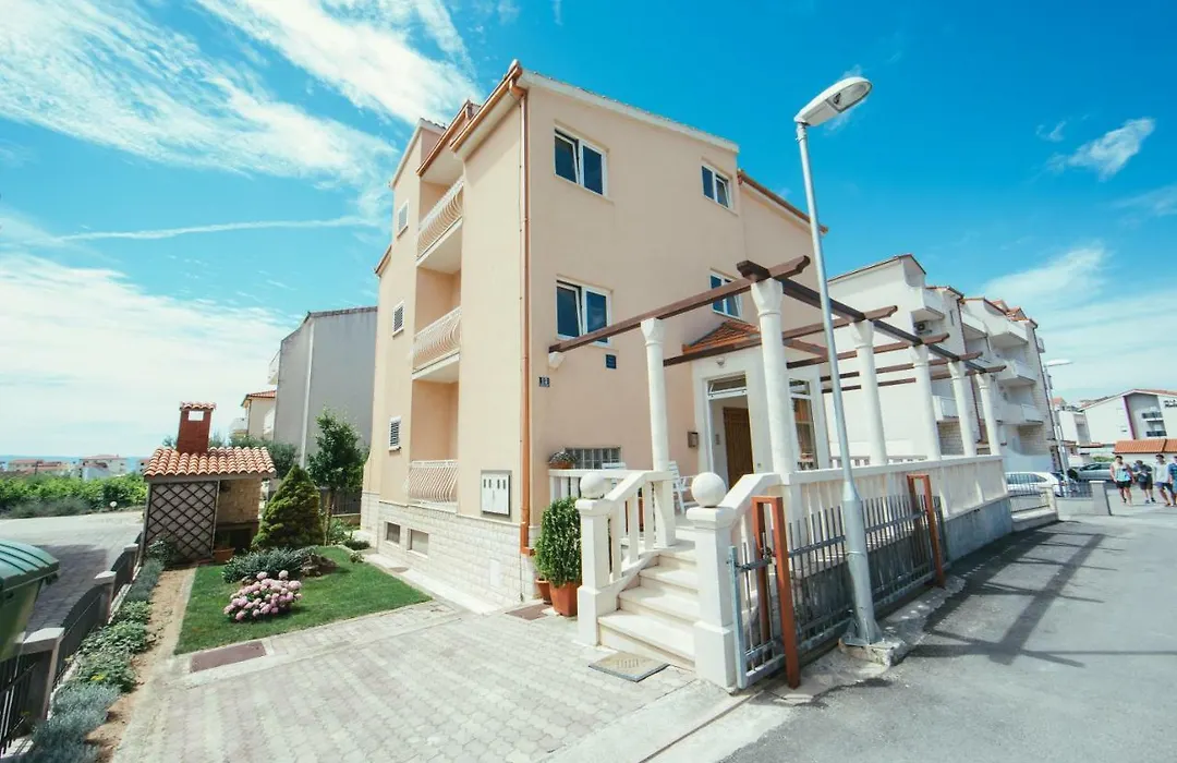 Guesthouse Ante-1