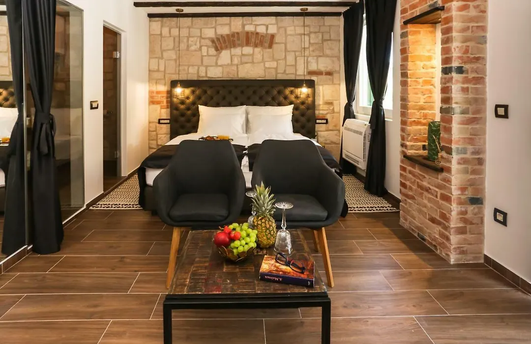 Luxury Rooms Dino-1