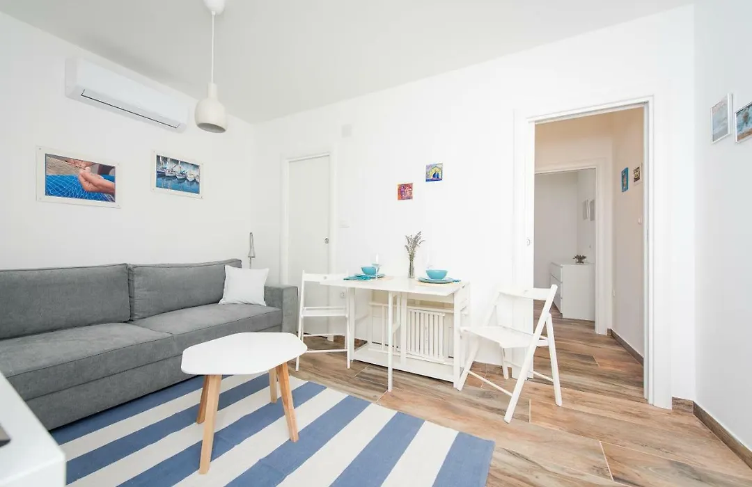 Yacht Harbor Apartment-1