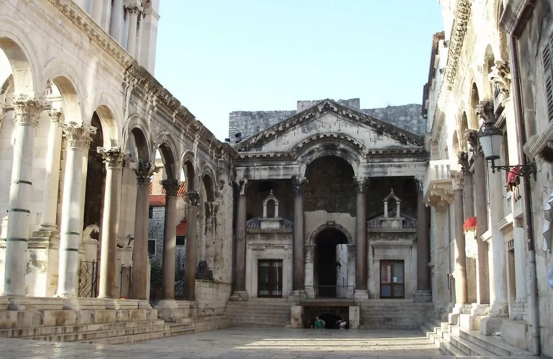 Single Rooms In The Heart Of Split-1