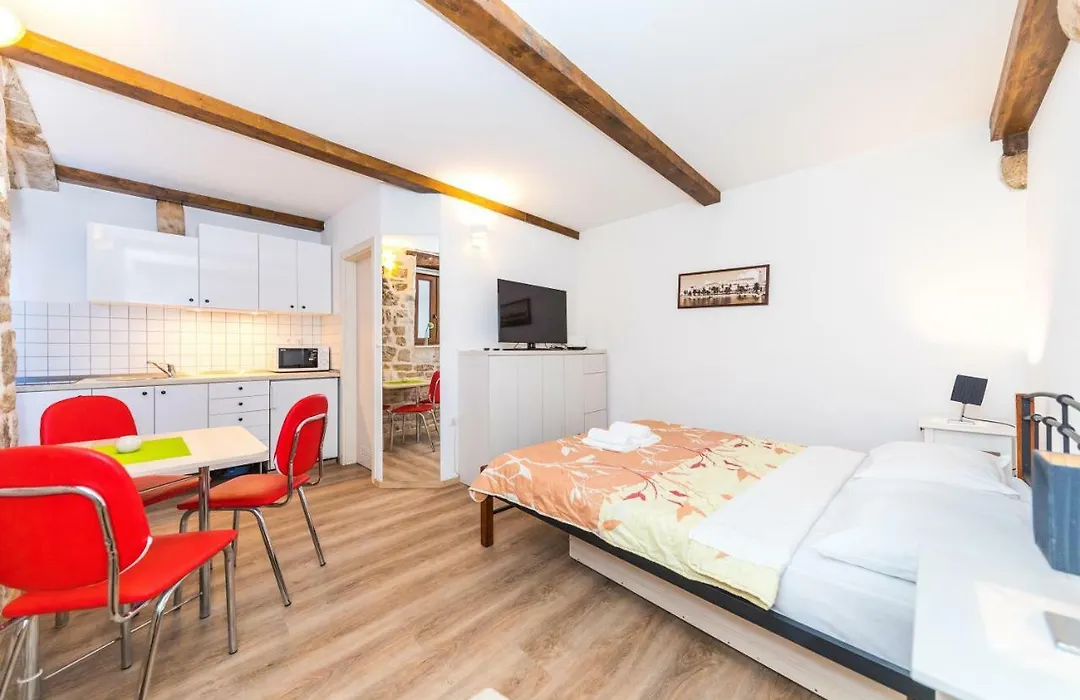 Studio Apartment First Vestibul, Heart Of Split-1