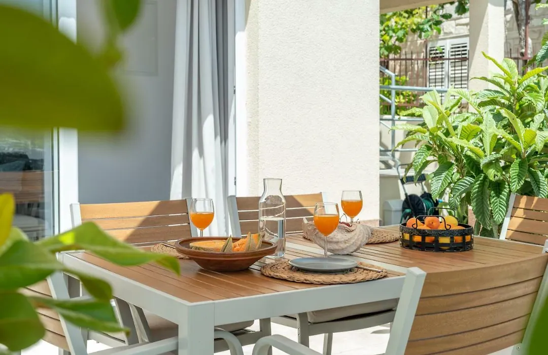 Apartments Flora Trogir-1
