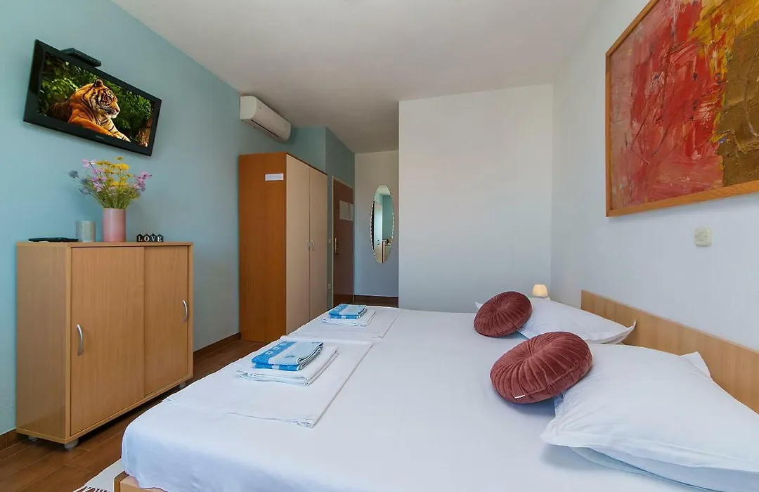 Apartments&Rooms Beus-1