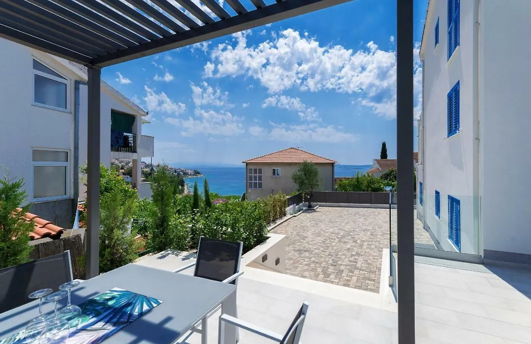 Villa Miholina - With Heated Swimming Pool-1