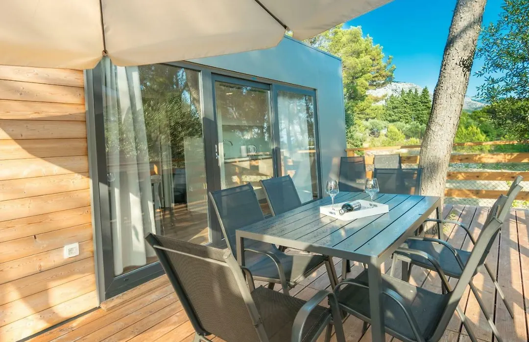 Apartments And Mobile Homes Makarska-1