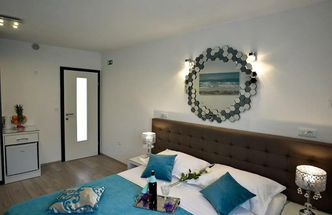 Kuzma Rooms And Apartments-1
