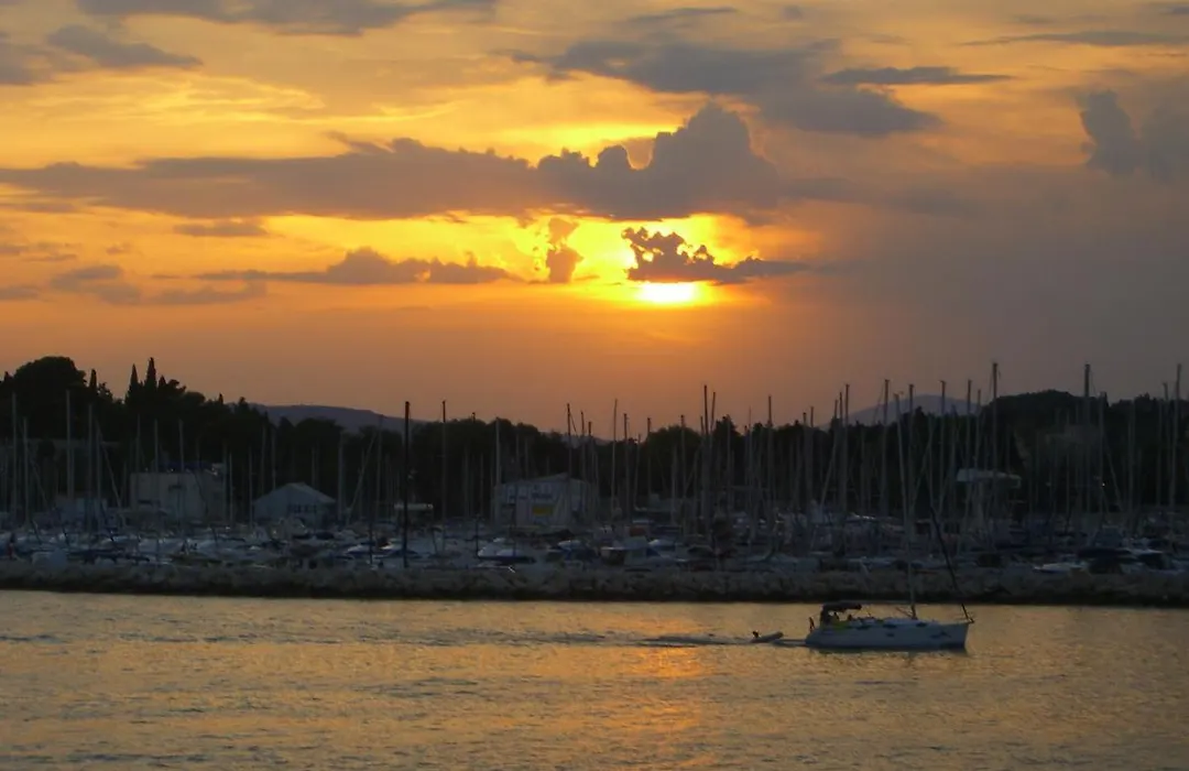 Luxury And Authentic Studio In Split Old Town-1