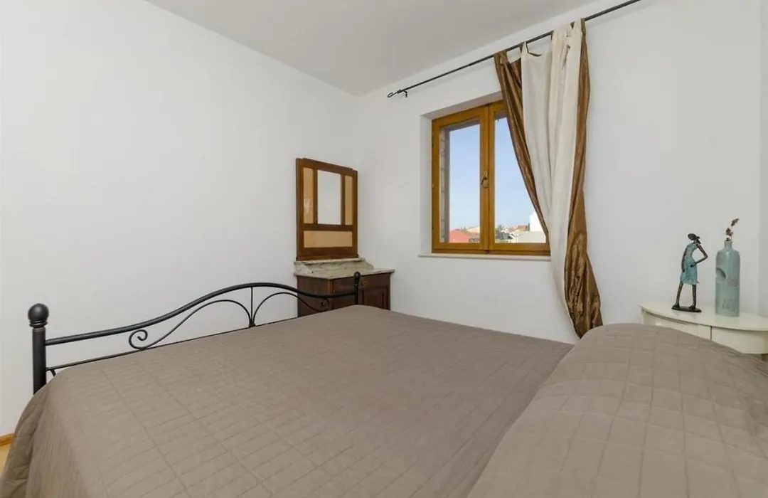 Apartments Lemar - With Parking-1