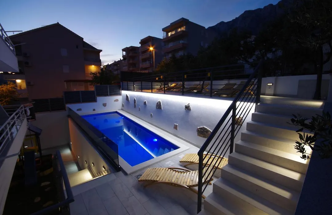 Apartments Makarska-1