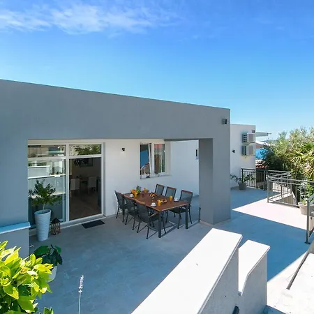 Brela: Villa Punta-2