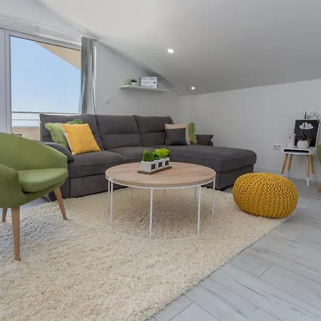 Golden View Penthouse-2