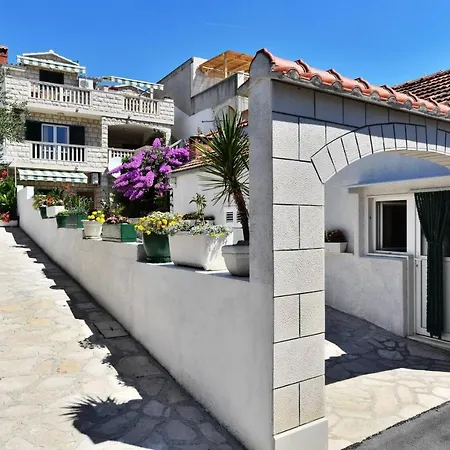 Villa Senjkovic - Apartments With Balcony And Sea View-3