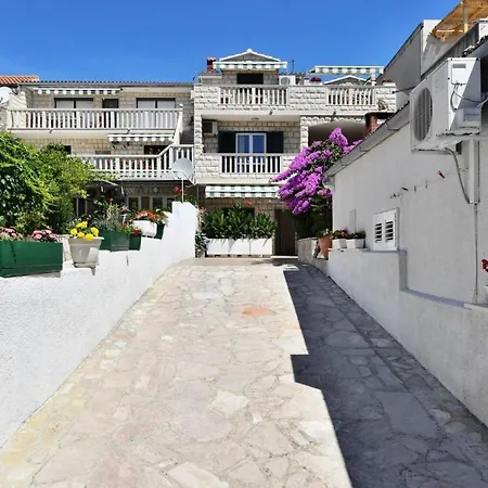 Villa Senjkovic - Apartments With Balcony And Sea View-2