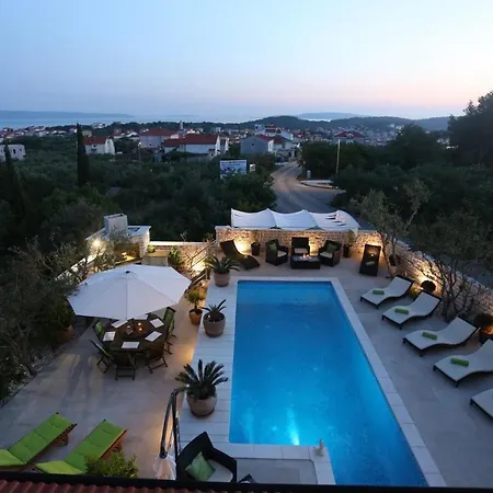 Holiday Home Villa Di-3