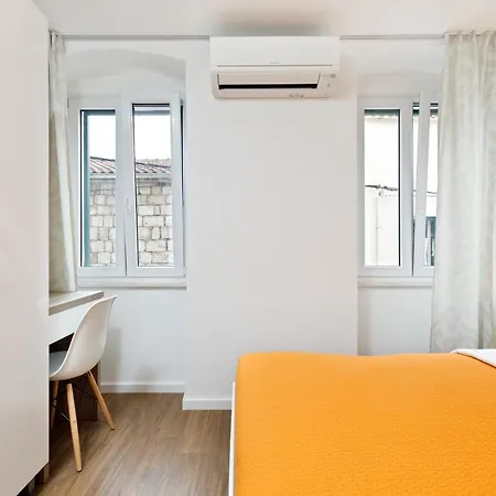 Dominus, Modernly Decorated Suite In City Center-2