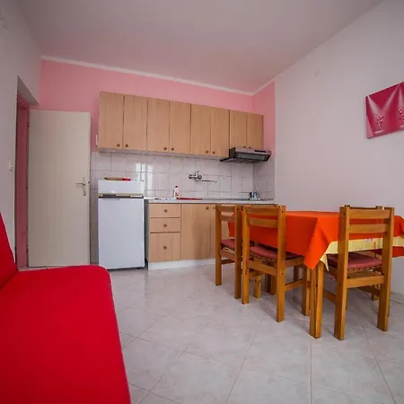 Apartments Brizic-2