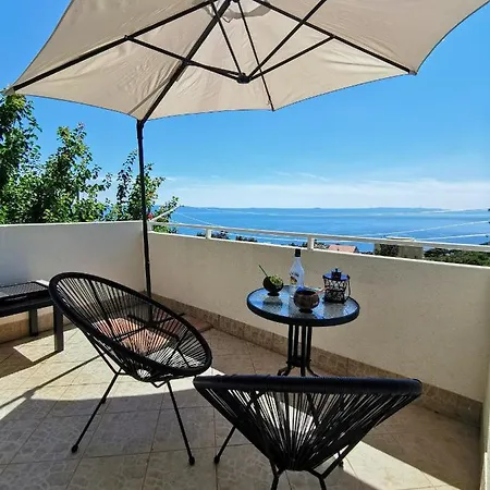 Guest House Astra - Where Mountain Meets The Sea-3