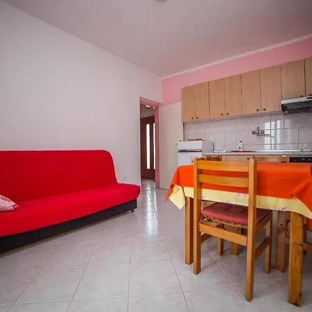 Apartments Brizic-3