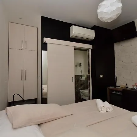 Marmontova Luxury Rooms-2